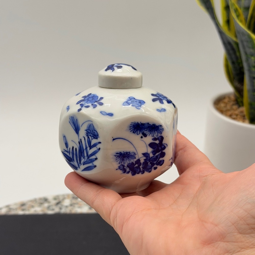 Vintage Blue and White Floral Hexagon Faceted Ceramic Ginger Jar with Lid